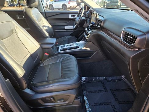 Used 2023 Ford Explorer Limited image 21