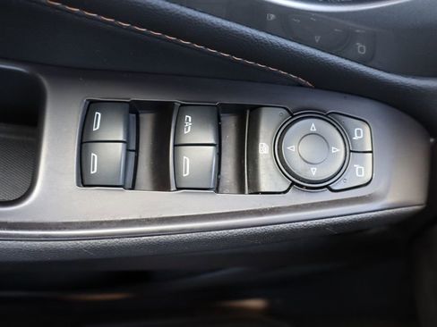Used 2020 Chevrolet Traverse LT FWD image 27