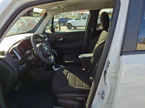 Used 2022 Jeep Renegade Latitude image 15