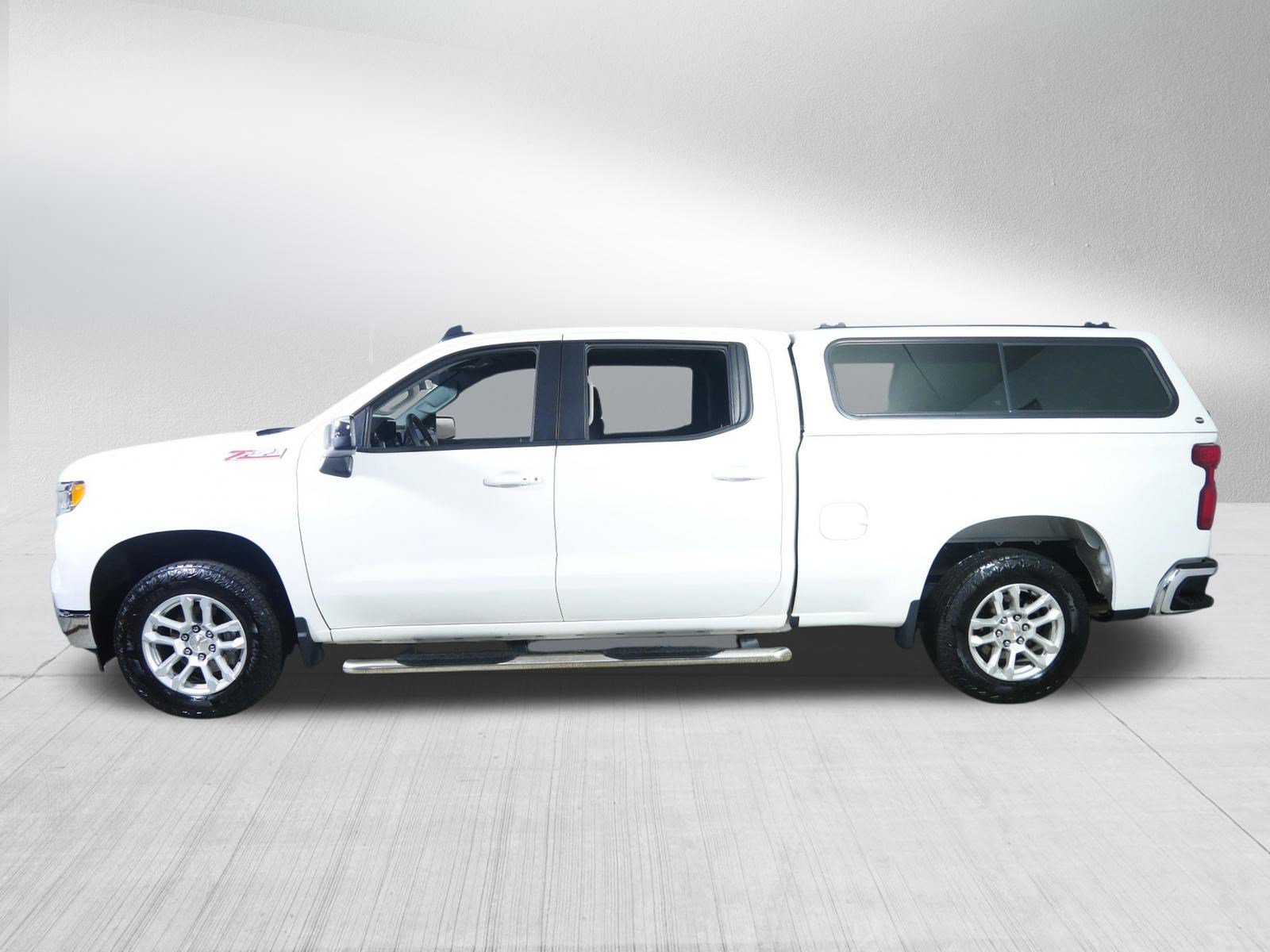 Used 2024 Chevrolet Silverado 1500 LT w/ Z71 Off-Road Package AWD/4WD image 4
