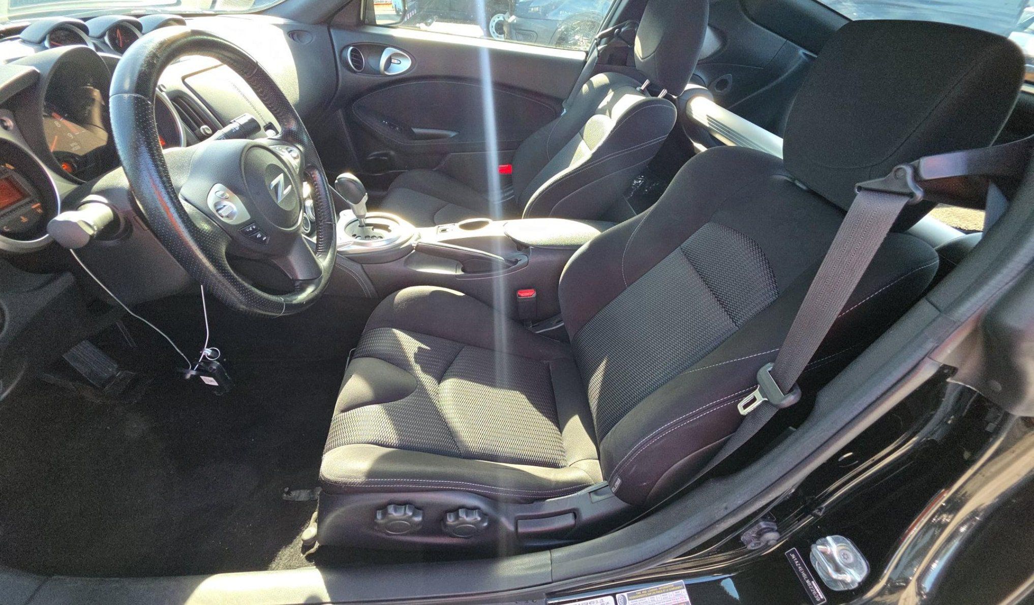 Used 2020 Nissan 370Z Coupe RWD image 3