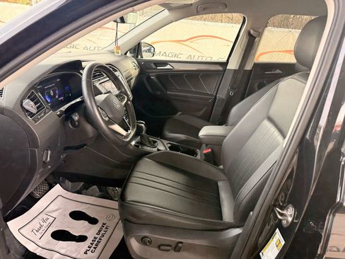 Used 2022 Volkswagen Tiguan SE image 15