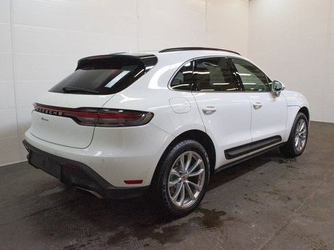 Certified 2025 Porsche Macan image 10