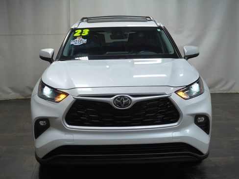 Used 2023 Toyota Highlander XLE image 10