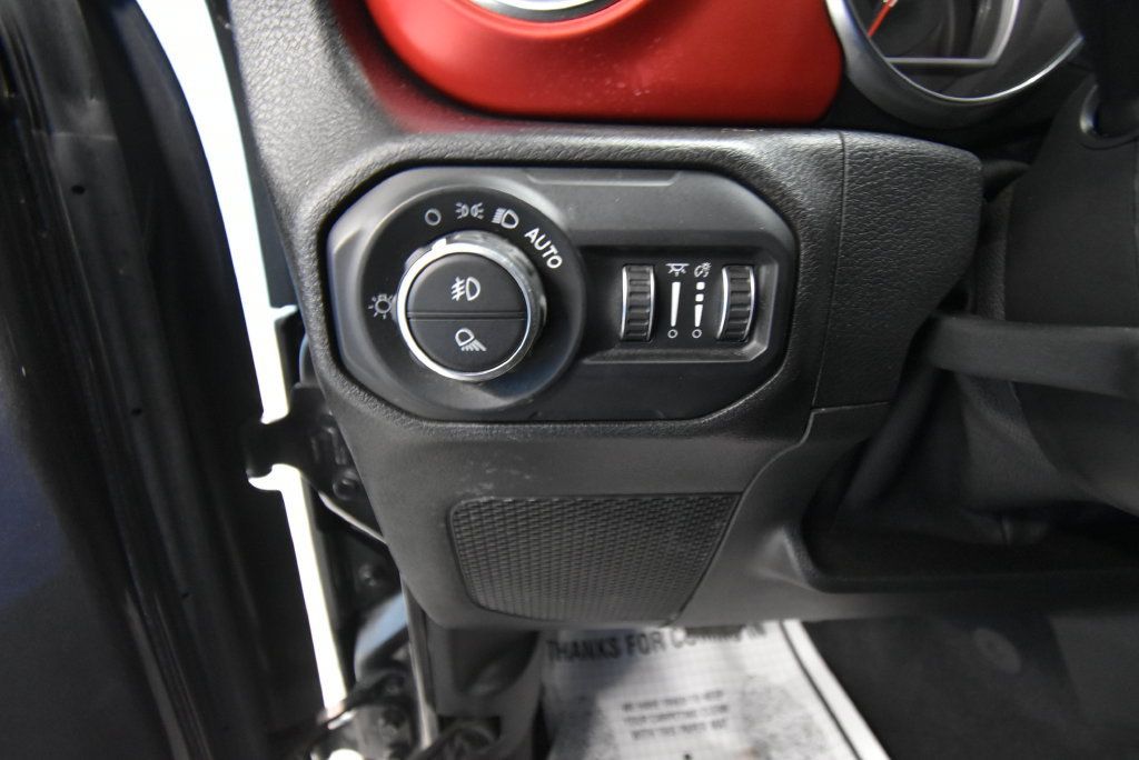 Used 2021 Jeep Gladiator Rubicon AWD/4WD image 6