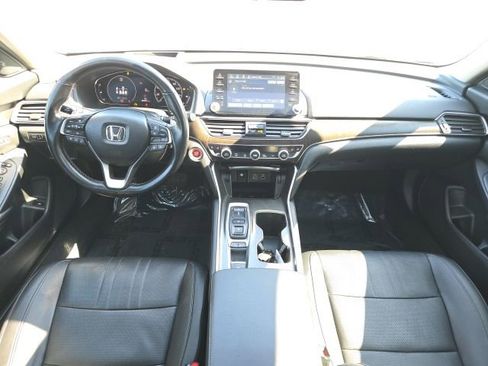 Used 2021 Honda Accord Touring image 9