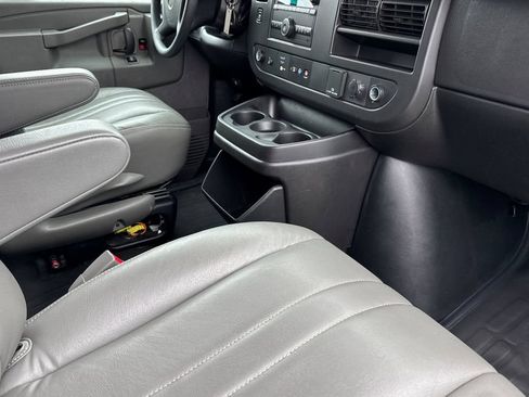 Used 2020 Chevrolet Express 3500 LS RWD image 18