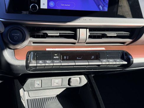 New 2026 Toyota Prius Plug-In Hybrid image 5