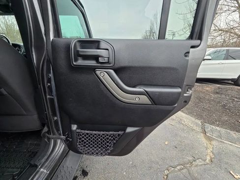 Used 2017 Jeep Wrangler Unlimited Sport w/ Quick Order Package 24S AWD/4WD image 18