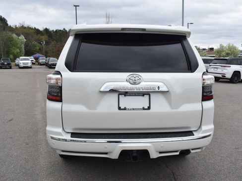 Used 2022 Toyota 4Runner Limited image 8