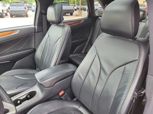 Used 2017 Lincoln MKC Reserve w/ Lincoln MKC Climate Package AWD/4WD image 5
