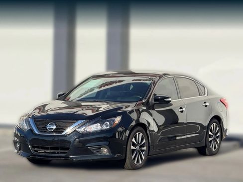Used 2017 Nissan Altima 2.5 SL w/ 2.5 Technology Package image 6
