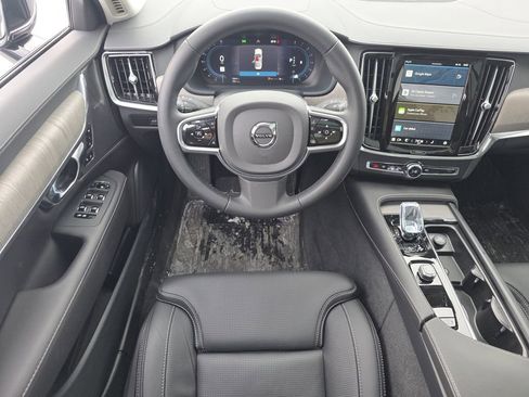 Used 2024 Volvo S90 B6 Ultimate w/ Protection Package Premier image 2