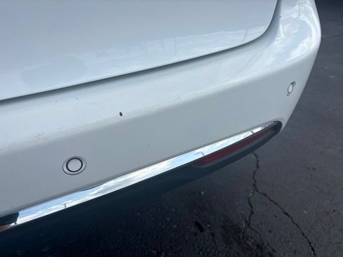 Certified 2023 Chrysler Pacifica Touring-L FWD image 10