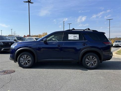 New 2025 Nissan Pathfinder SV image 5