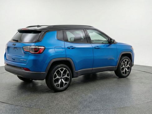 Used 2025 Jeep Compass Limited AWD/4WD image 9