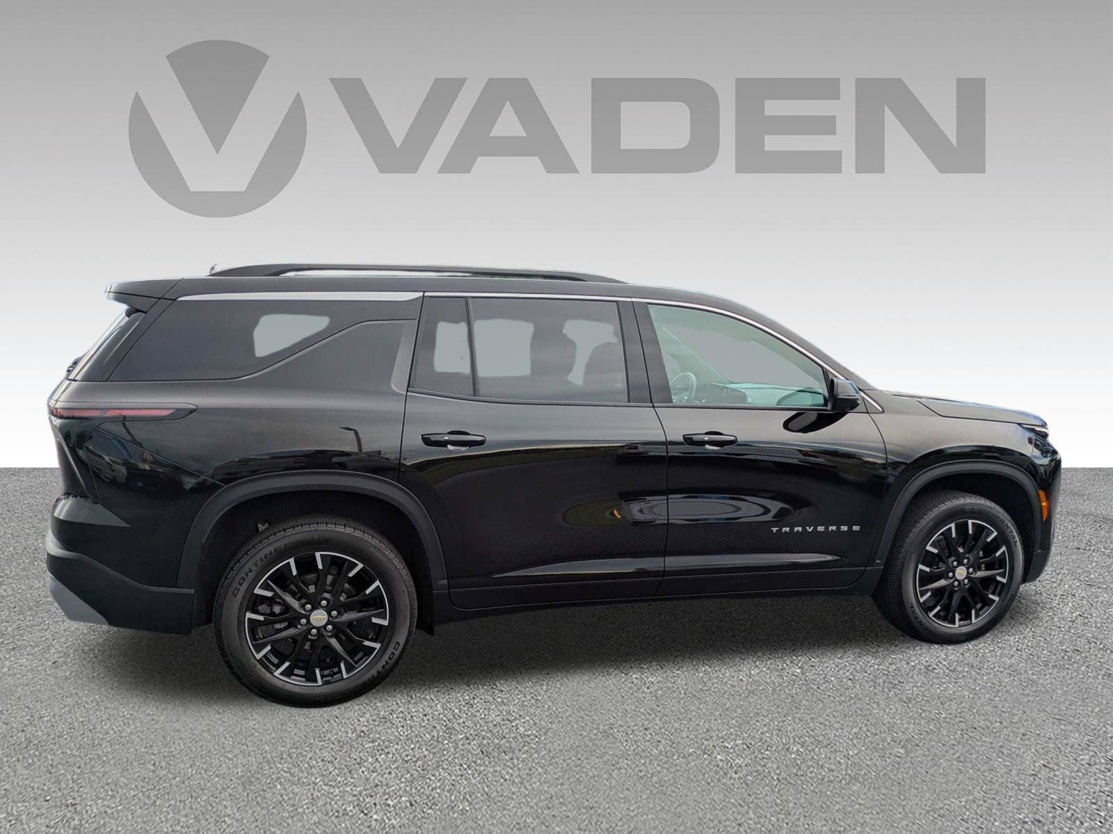 Used 2026 Chevrolet Traverse LT w/ Sun and Wheel Package FWD image 26