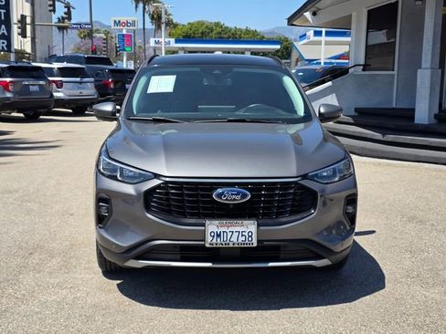 Used 2023 Ford Escape SE w/ PHEV Premium Package FWD image 2