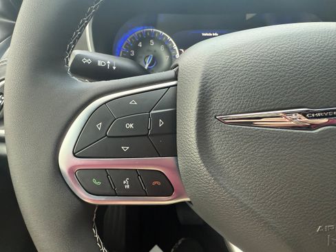 New 2026 Chrysler Pacifica Select FWD image 18