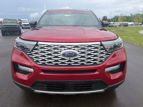 Used 2022 Ford Explorer Platinum w/ Equipment Group 601A AWD/4WD image 3
