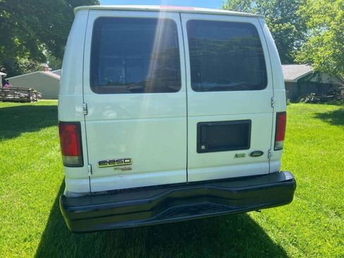 Used 2014 Ford E-250 and Econoline 250 Extended w/ Commercial Cargo Van Package image 4