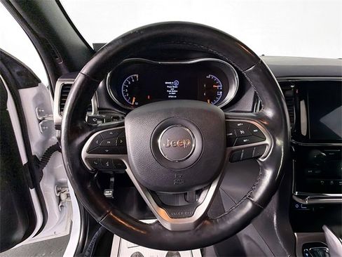 Used 2020 Jeep Grand Cherokee Altitude image 11