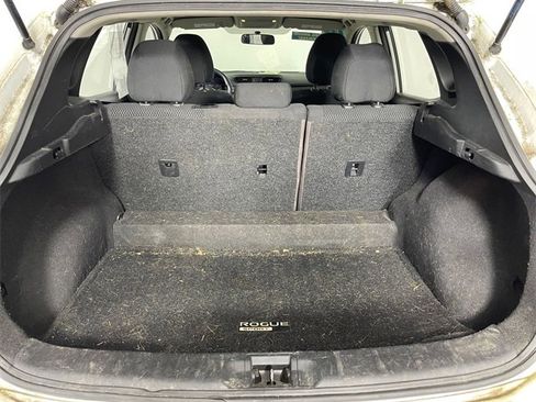 Used 2018 Nissan Rogue Sport S image 12