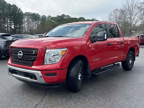 Used 2024 Nissan Titan SV w/ SV Convenience Package image 4