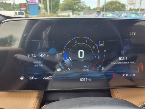 Used 2025 Chevrolet Equinox ACTIV w/ Safety and Technology Package image 10