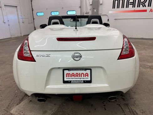 Used 2018 Nissan 370Z Touring Sport RWD image 28