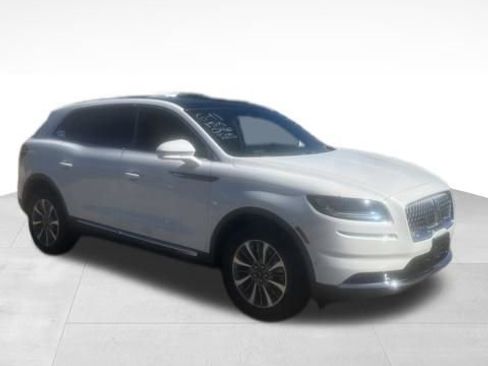 Used 2022 Lincoln Nautilus Reserve AWD/4WD image 11