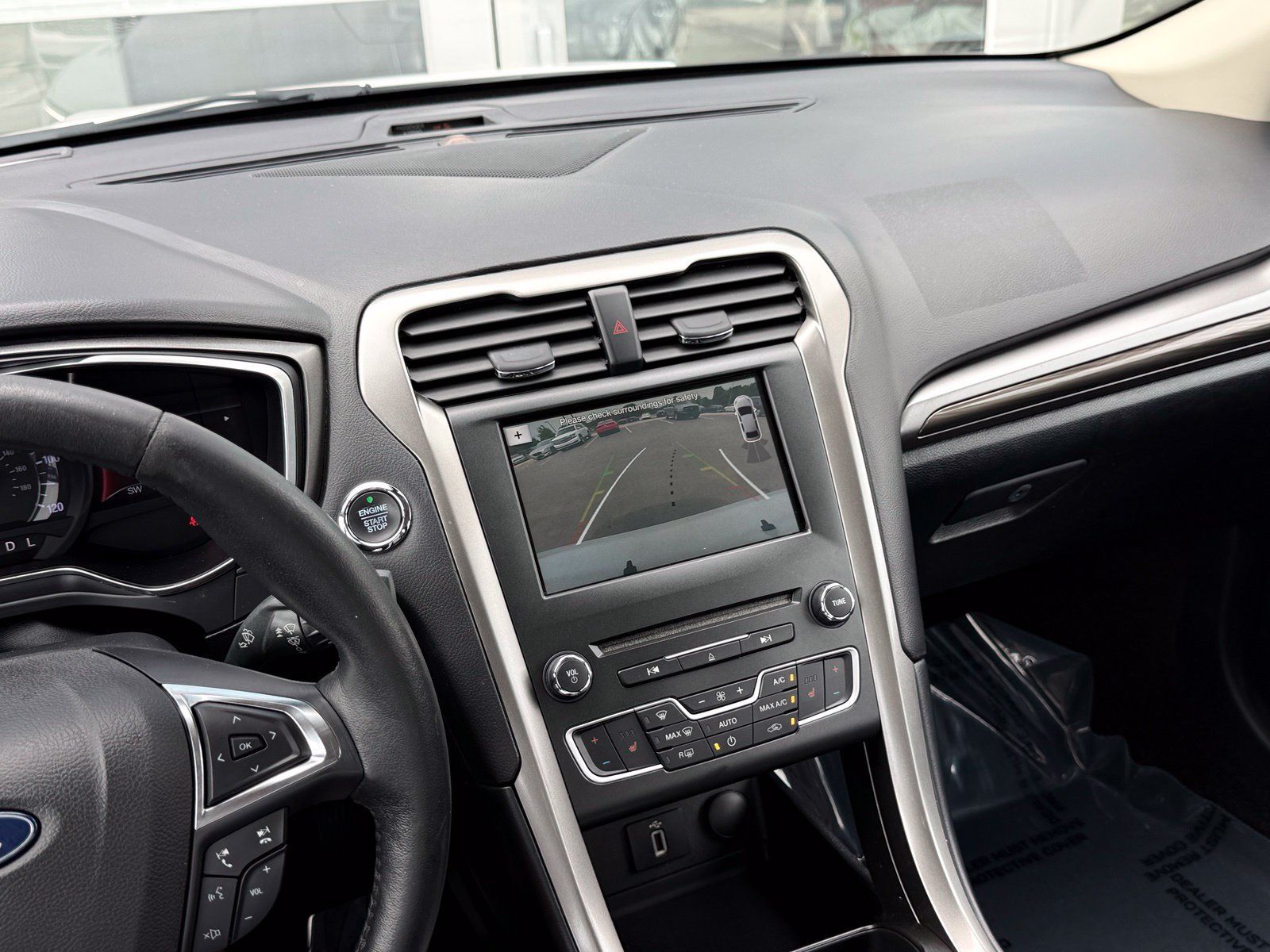 Used 2018 Ford Fusion SE w/ Equipment Group 602A FWD image 33