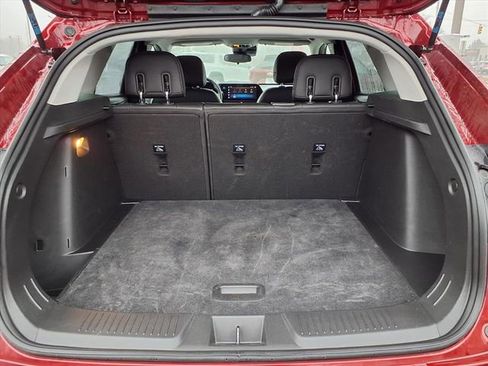 Used 2025 Chevrolet Trax LT w/ LT Convenience Package image 21