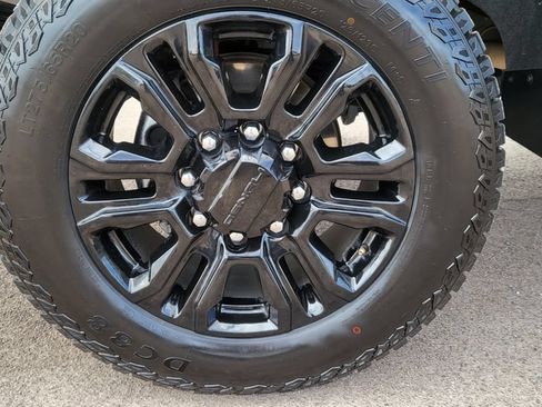 Used 2021 GMC Sierra 2500 Denali w/ Denali Black Diamond Edition AWD/4WD image 14