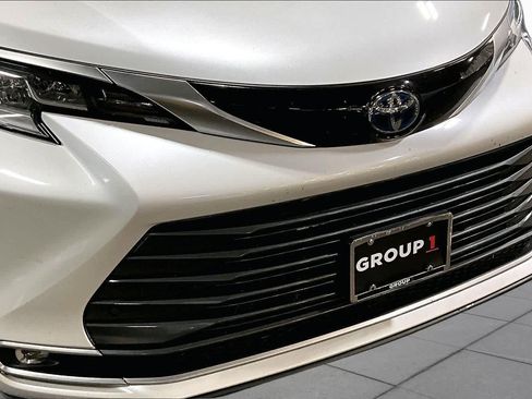 Certified 2023 Toyota Sienna Limited AWD/4WD image 30