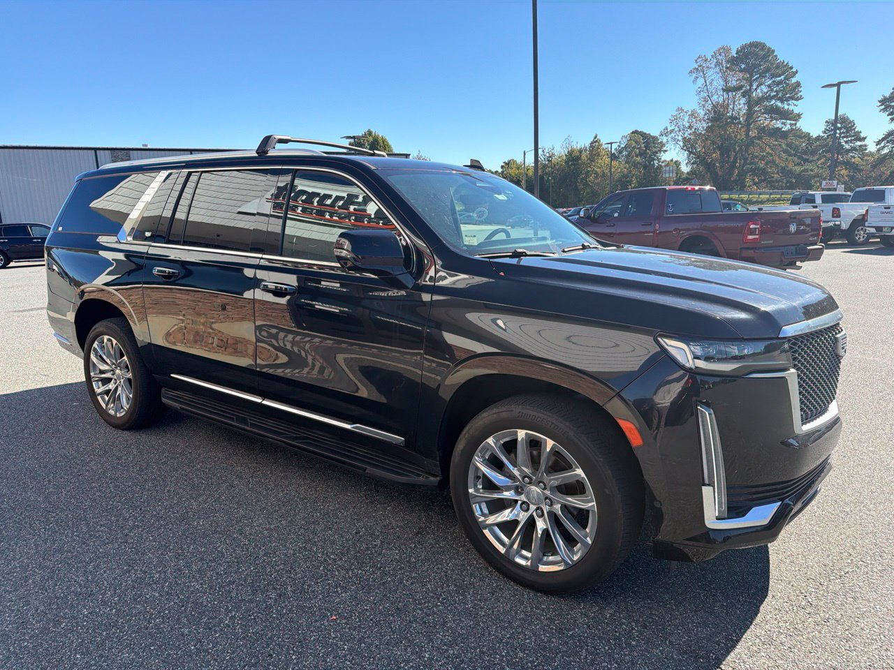 Used 2021 Cadillac Escalade ESV Premium Luxury w/ LPO, Radiant Package AWD/4WD image 9