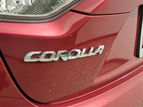 Used 2022 Toyota Corolla LE image 9