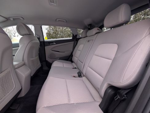 Used 2017 Hyundai Tucson SE image 32