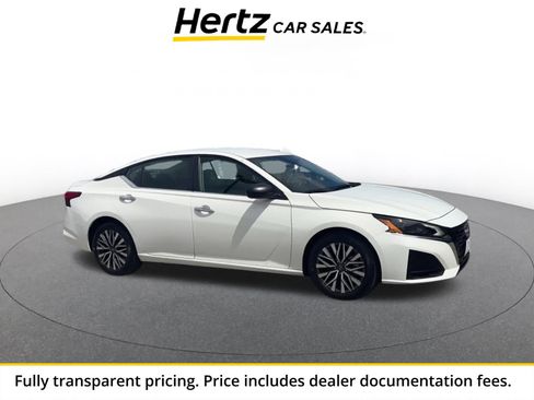 Used 2025 Nissan Altima 2.5 SV FWD image 1