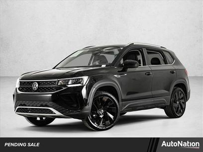 Used 2024 Volkswagen Taos SE w/ Black Wheel Plus Package