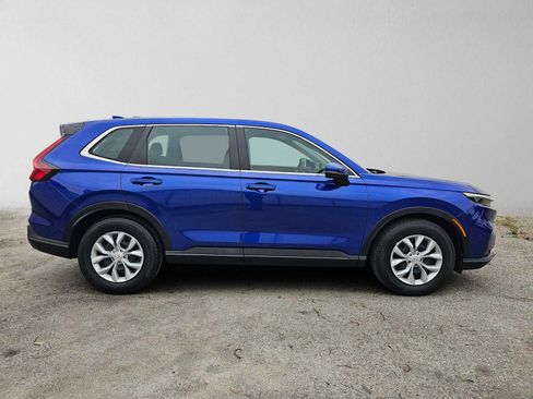 Used 2023 Honda CR-V LX image 2