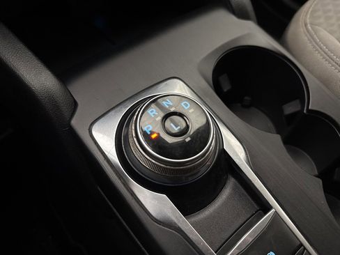 Used 2020 Ford Escape SE image 29