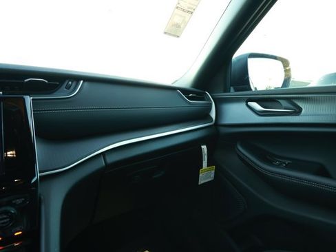 New 2025 Jeep Grand Cherokee Laredo X w/ Trailer Tow Package image 26