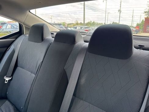 Used 2025 Nissan Versa SV FWD image 19