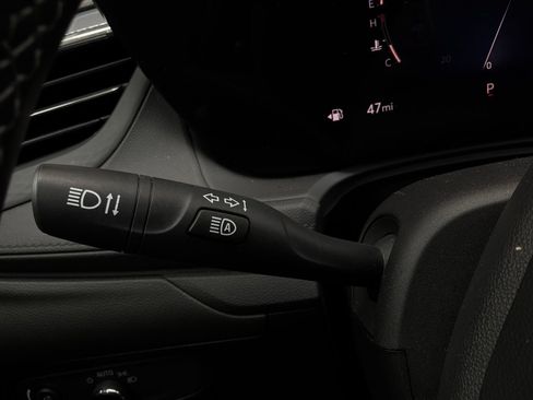 Used 2025 Buick Encore GX Preferred FWD image 34