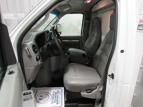 Used 2024 Ford E-350 and Econoline 350 Super Duty w/ Power Windows & Locks Group image 36