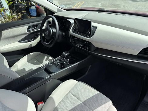 Used 2023 Nissan Rogue SV image 13