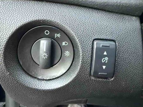 Used 2017 Ford Fiesta SE image 21