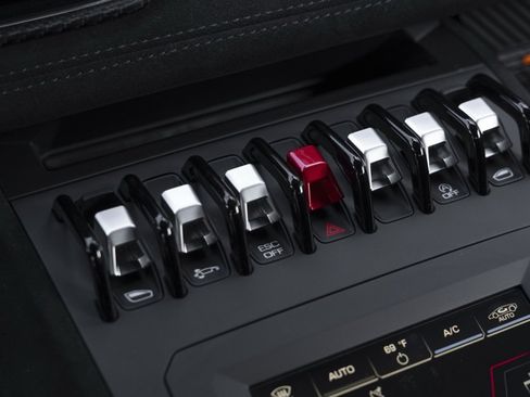 Used 2022 Lamborghini Huracan STO image 34