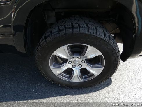 Used 2019 RAM 1500 Laramie AWD/4WD image 21